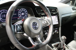 VW Golf GTI 2.0 TSI