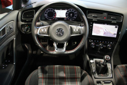 VW Golf GTI 2.0 TSI Performance